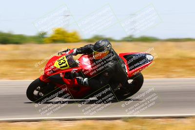 media/Apr-30-2023-CRA (Sun) [[020fcf5d43]]/Race 3-1000 Amateur Supersport/